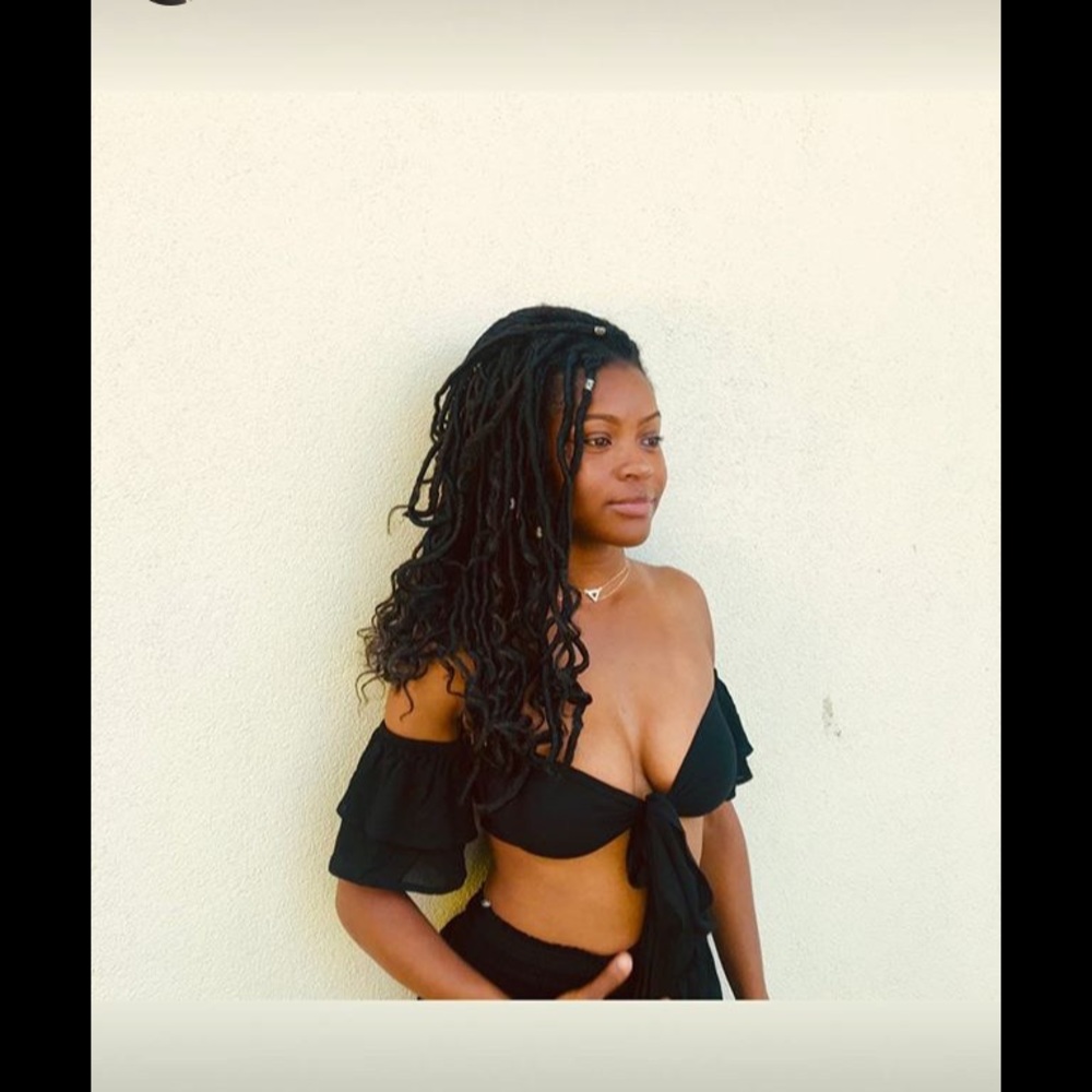 Sale Off The Shoulder Tie Front Short Set - Picture 6 of 10